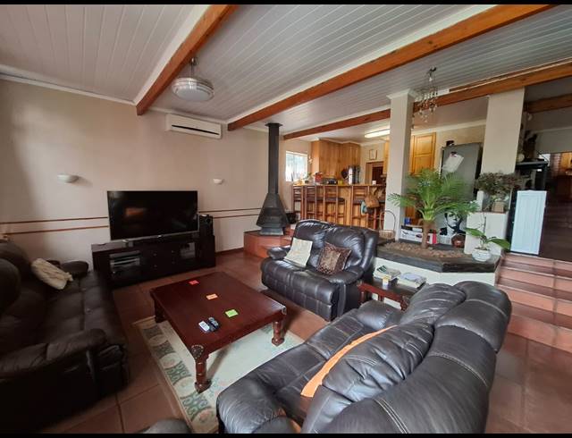 4 BEDROOM HOUSE FOR SALE IN SINOVILLE